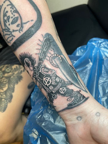 tattoo,aces,high,alex,rockoff,alexrockoff,west,palm,beach,traditional,neotraditional,beetle,beatle,flower,sunflower,floral,color